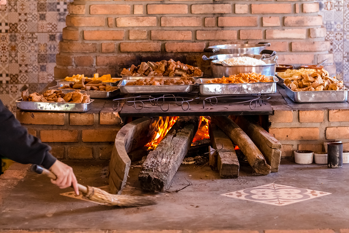 Cozinha mineira em Bueno Brandão