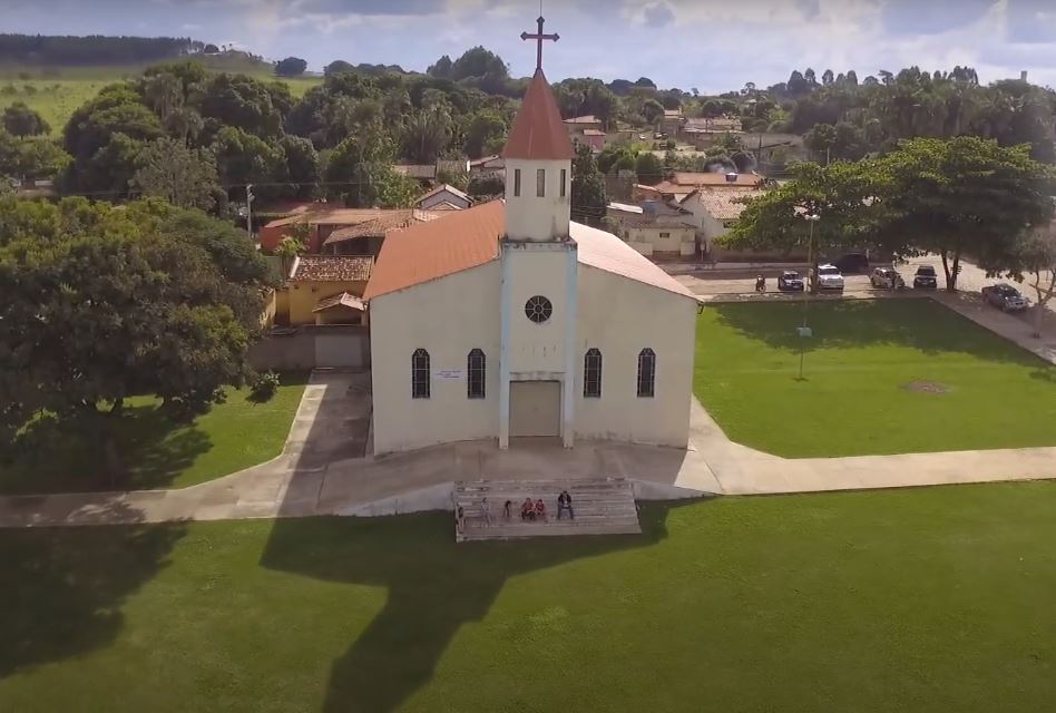 igreja matriz de Olhos DAgua GO