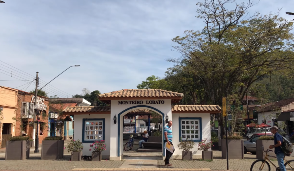 O que fazer em Monteiro Lobato praça praca monteiro lobato roteiro turistico