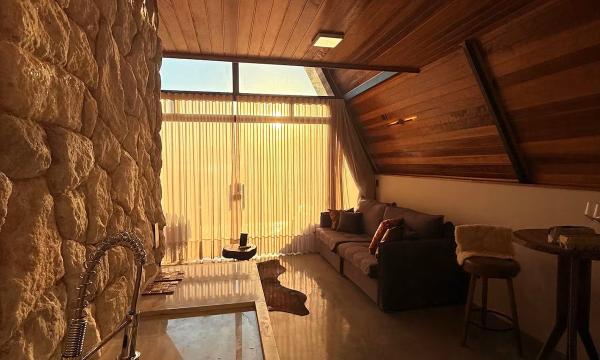 sala-de-estar-chale-gold-ecomorada-goncalves