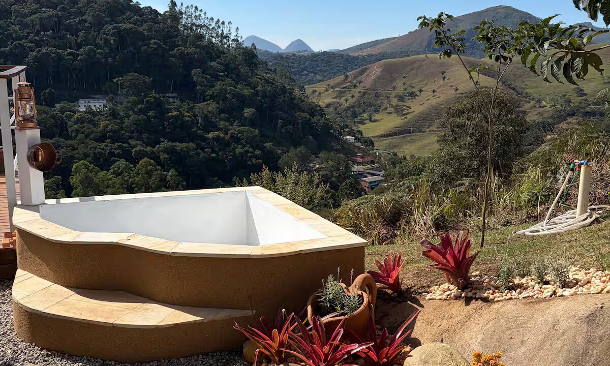 banheira-de-hidromassagem-para-casais-vista-montanha-teresopolis