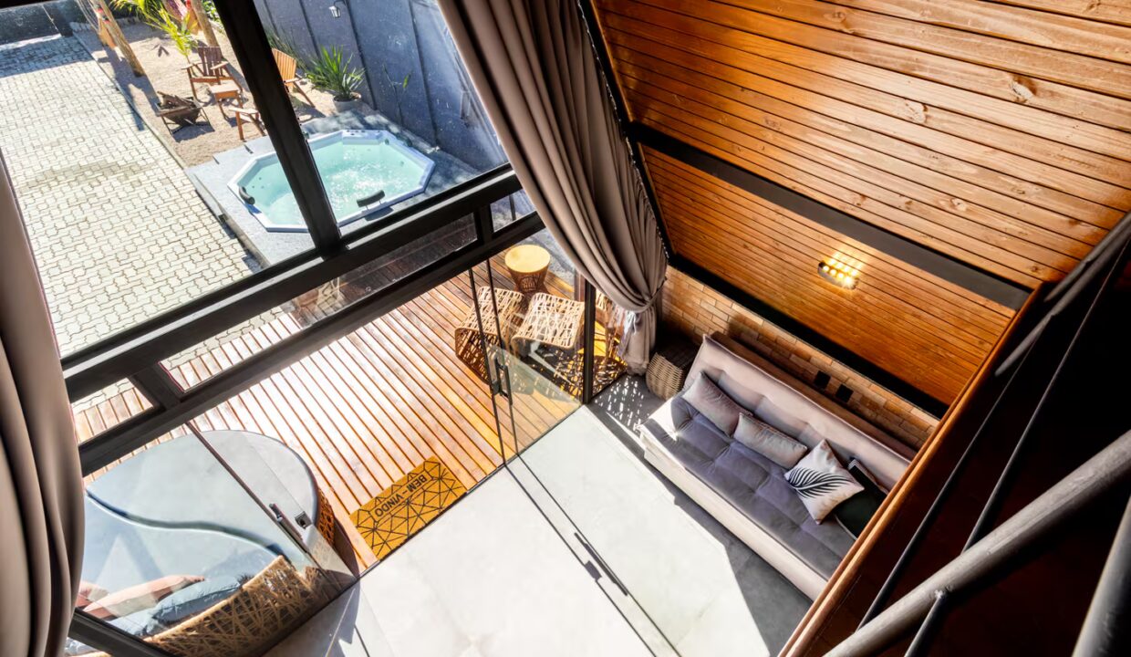 cabana-com-mezanino-pe-direito-alto-comprar