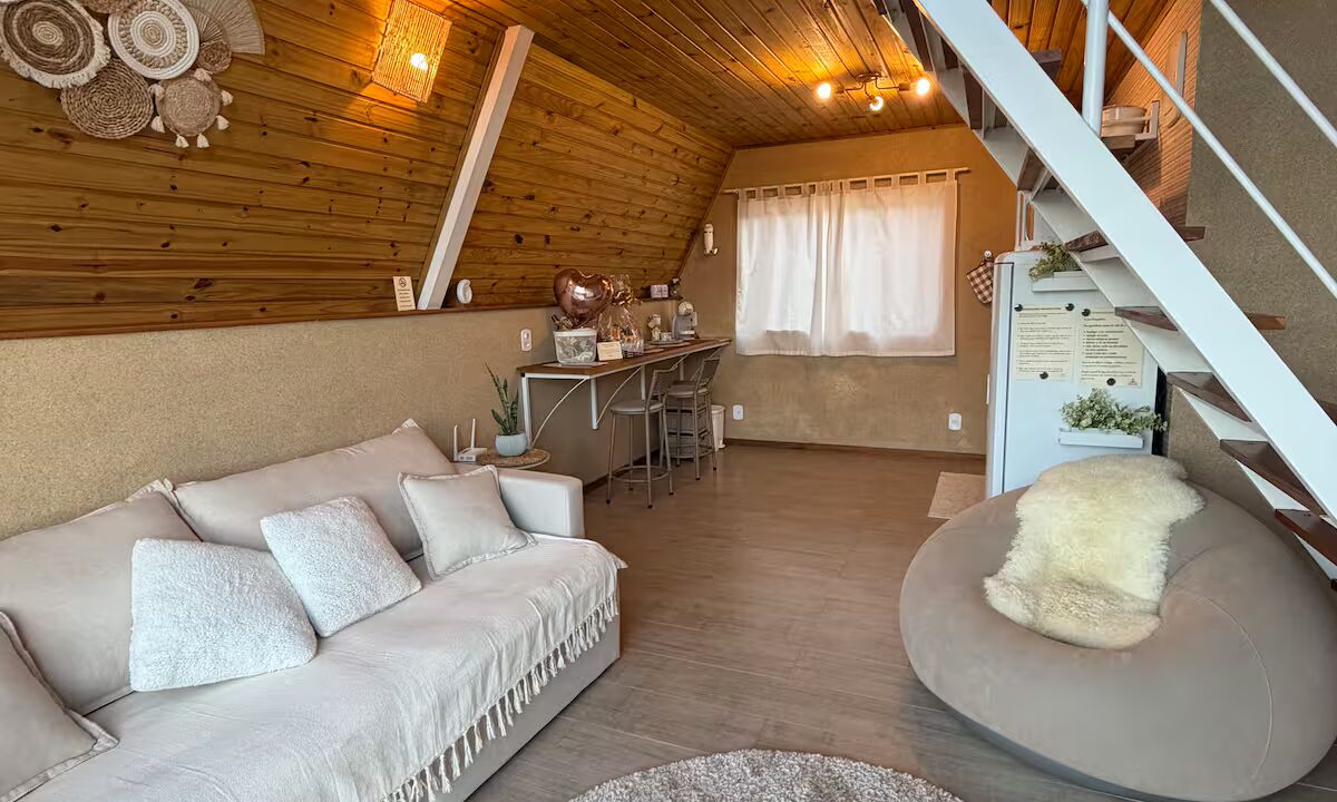 chale-para-locacao-com-sofa-cama-4-pessoas-ecomorada