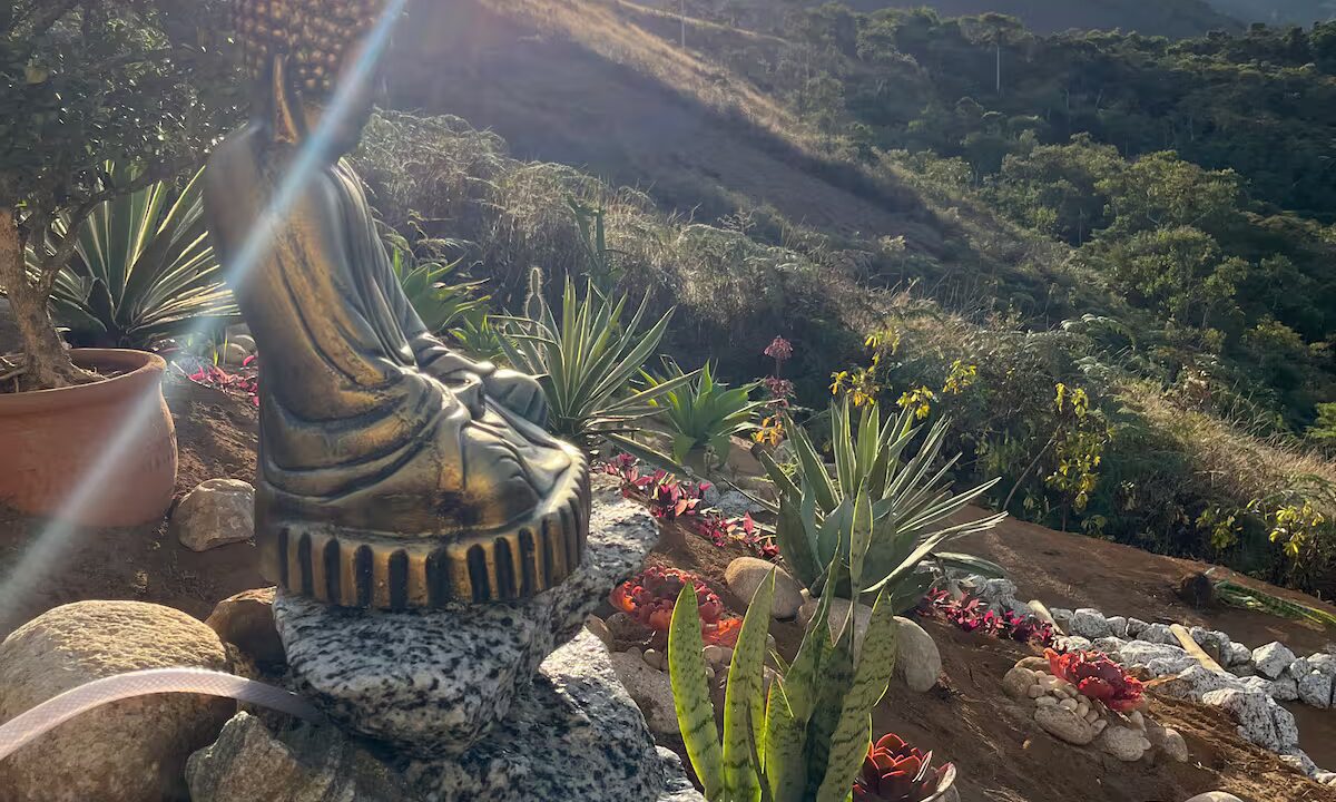 espaco-zen-meditacao-ar-livre-cabana-para-locacao