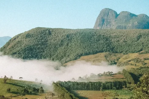 o que fazer em aiuruoca pico do papagaio mg