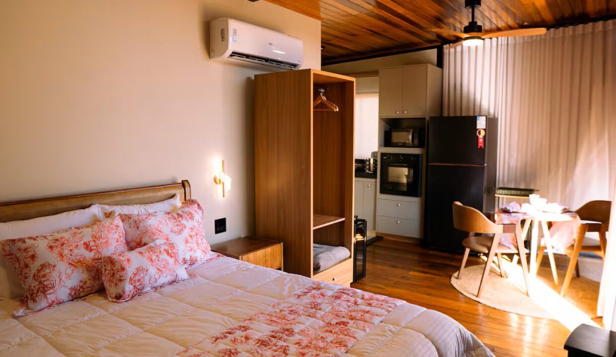 quarto completo para locação casal romântico