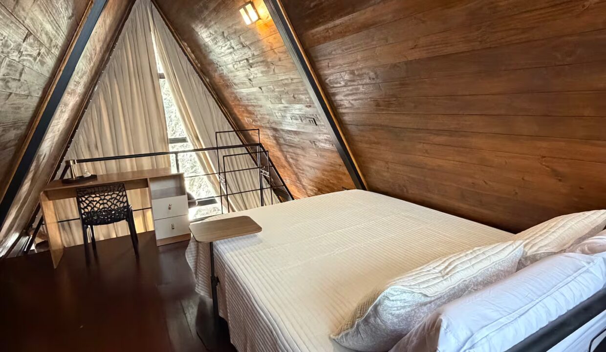quarto-no-mezanino-com-cama-queen-luxo